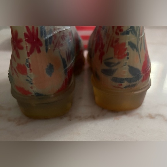 Matilda Jane Girls Size 5 Floral Rain Boots with Matching Packing Bag - Picture 7 of 13